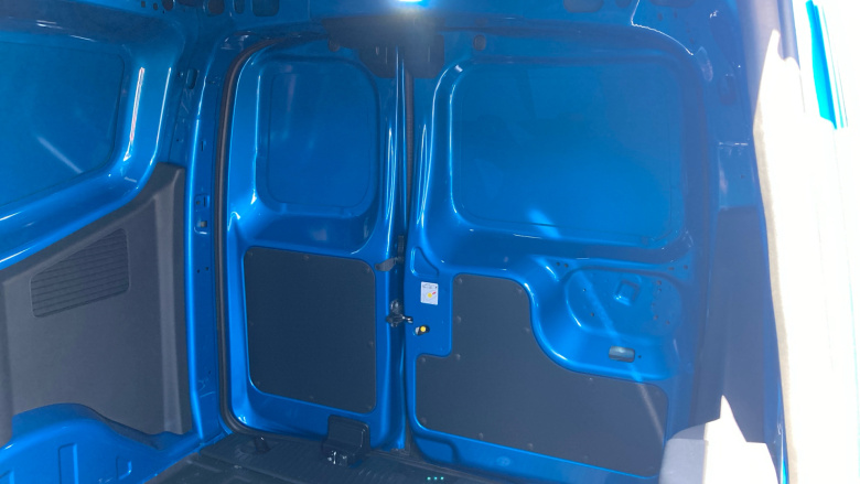 Ford Transit Courier E-Transit Courier 100kW 43kWh Trend Van Auto